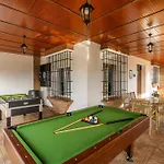Cubo's Tirado & Heated Pool *