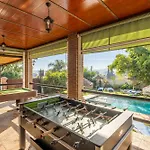 Cubo's Tirado & Heated Pool 펜션