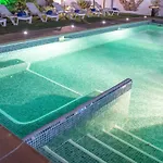 Cubo's Tirado & Heated Pool